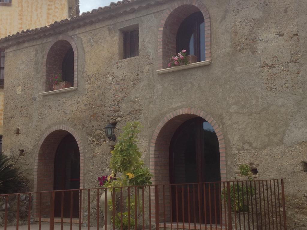 Gasthaus L'Anticocasale Altomonte Exterior foto